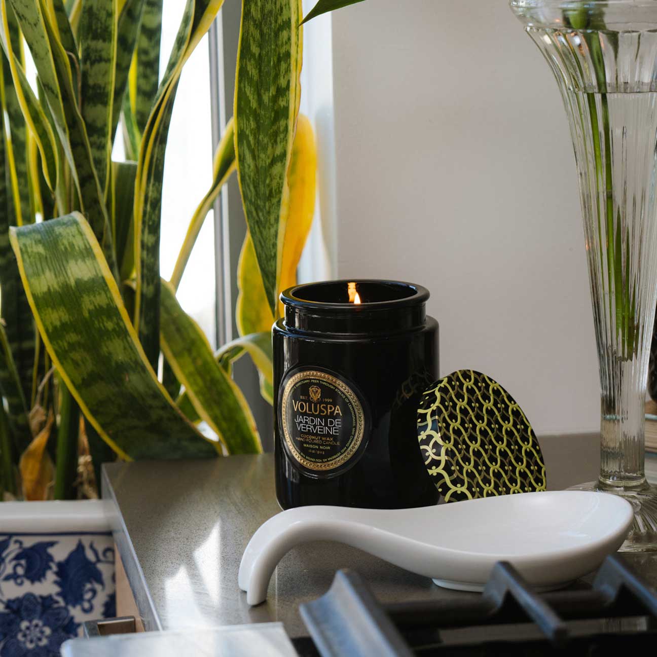 Jardin De Verveine | Large Jar Candle | VOLUSPA