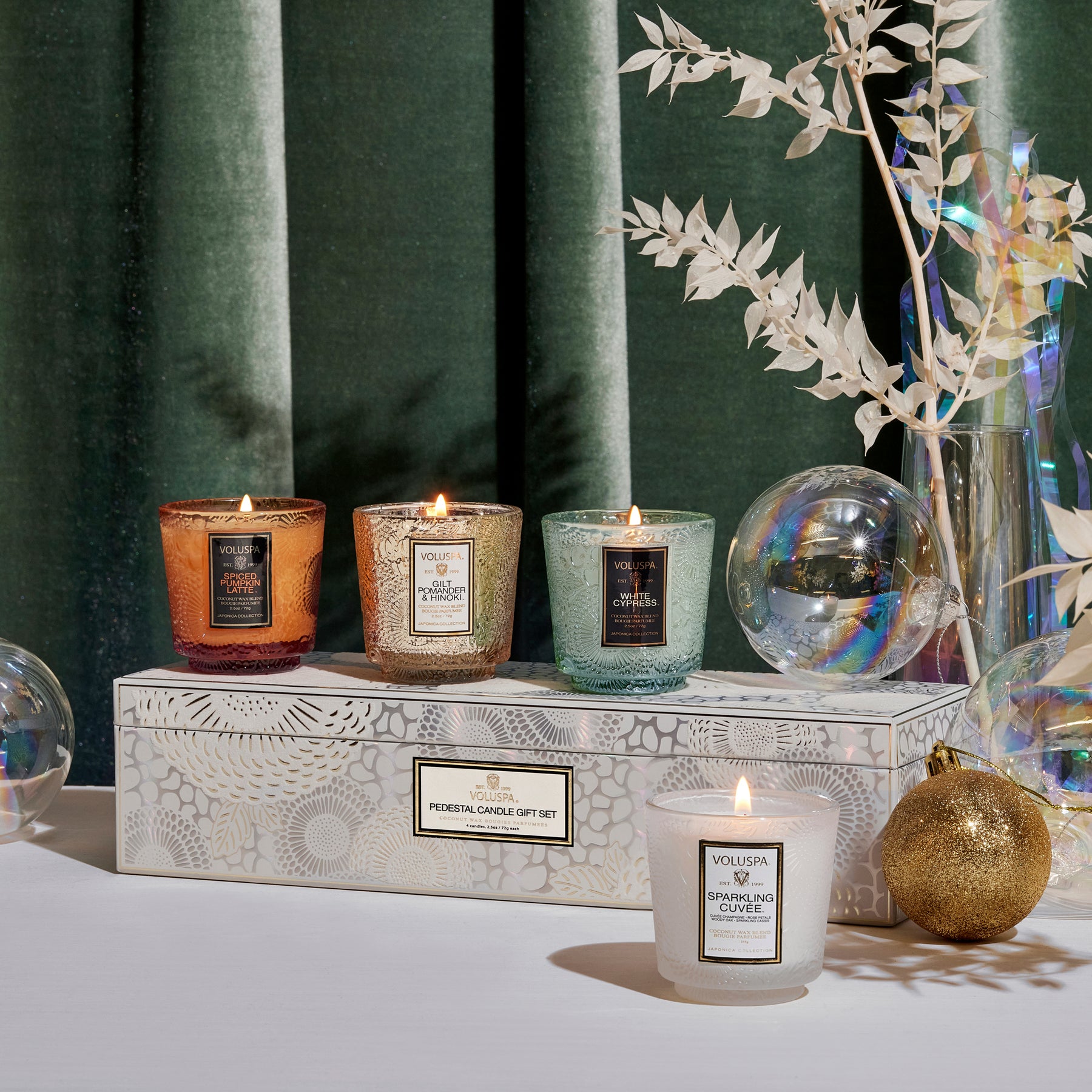 Winter White - 4 Petite Pedestal Candle Gift Set